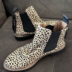 Blowfish Womens size 8.5 animal print bootie